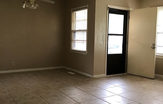 3 beds, 1 bath, $995