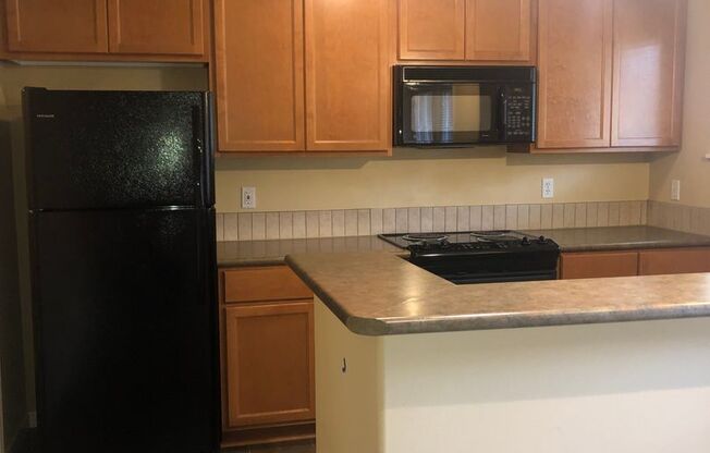 1 bed, 1 bath, 895 sqft, $1,825, Unit 100