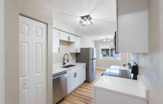 2 beds, 1 bath, 864 sqft, $1,395, Unit #20
