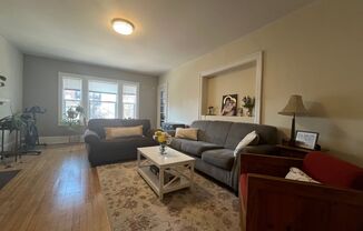 4 beds, 2 baths, $2,295, Unit 10