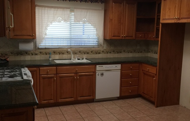 3 beds, 2 baths, $2,550