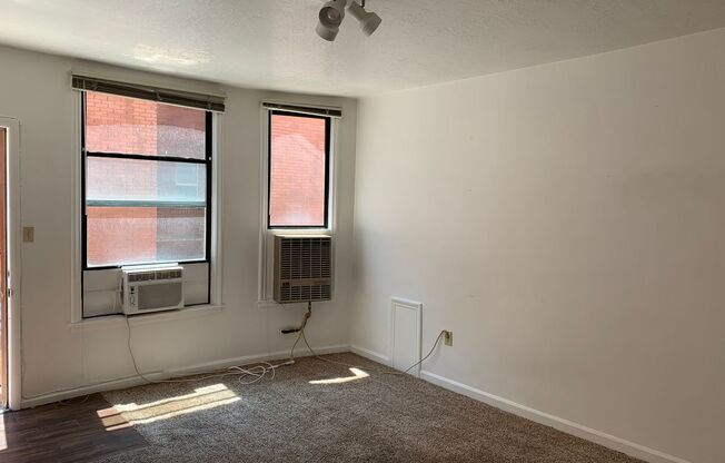 1 bed, 1 bath, 550 sqft, $1,095, Unit Unit 9