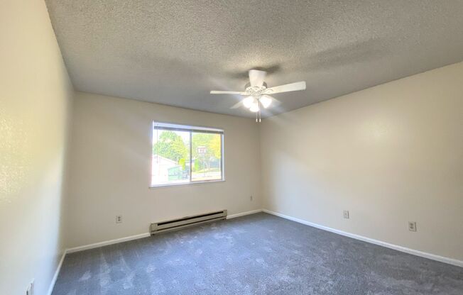 2 beds, 1 bath, 932 sqft, $1,447