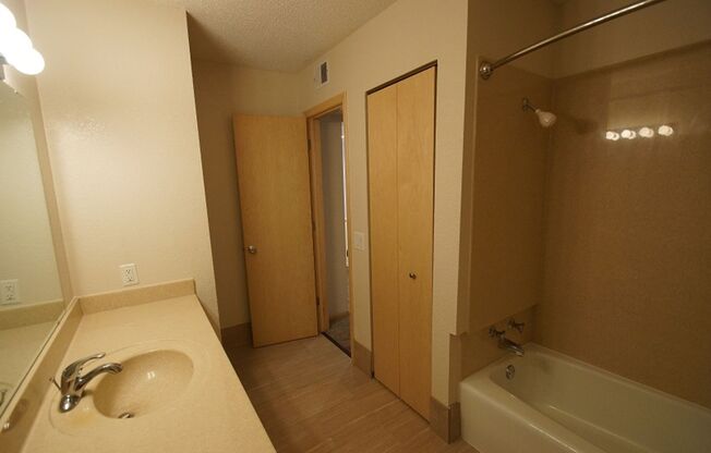 1 bed, 1 bath, 780 sqft, $1,374, Unit 104