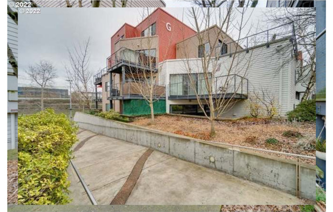 820 NW Parkway G5