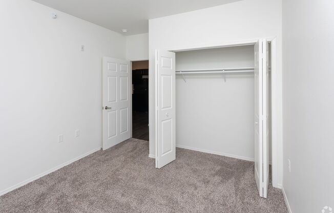 2 beds, 2 baths, 904 sqft, $1,230, Unit 4033-220