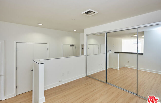 1 bed, 1 bath, 710 sqft, $2,400, Unit 809