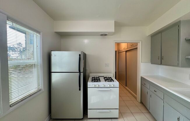 4313-4329 E. Ocean