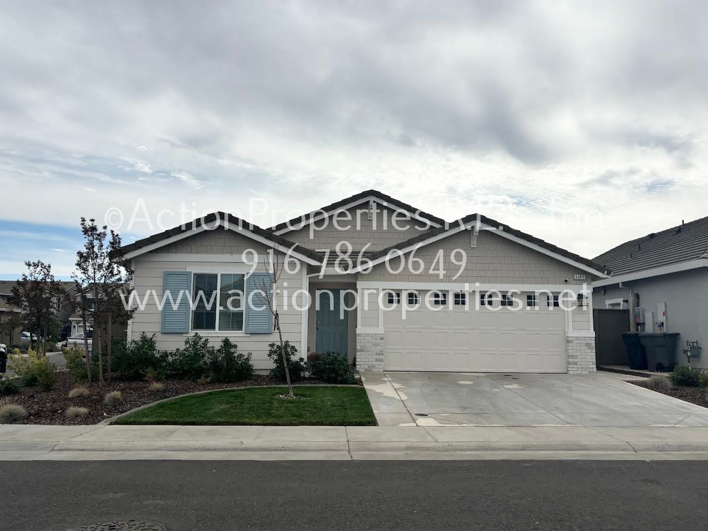 Stunning Single Story Palisade Community: Solar: 3 Bedroom 2 Bath, built 2023, Walking Distance to Rex Fourtune Elementary, Fenced Yard