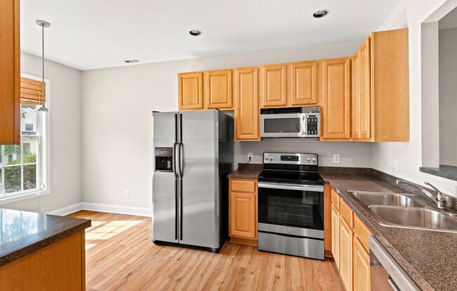 Beautiful 3 bedroom 3.5 bath with bonus room!