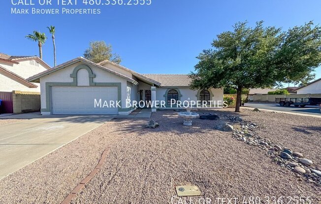 449 E MDWS LN