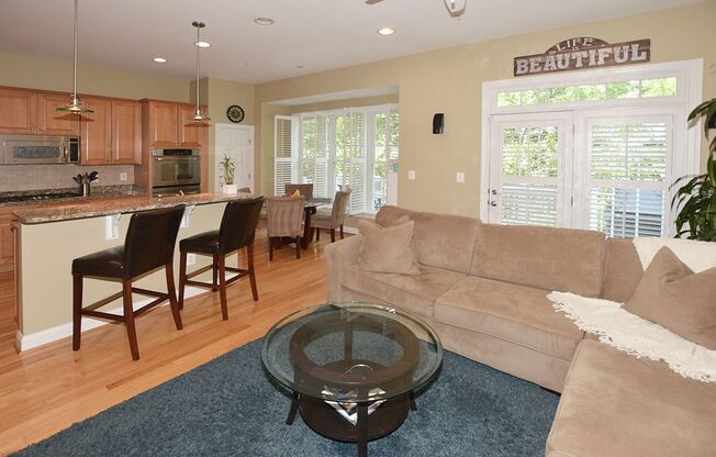 Beautiful Luxury TH with Deck & Patio!