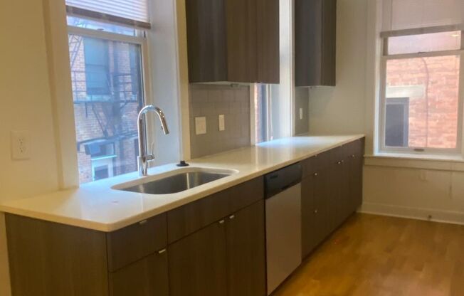 1 bed, 1 bath, 600 sqft, $1,305, Unit 3