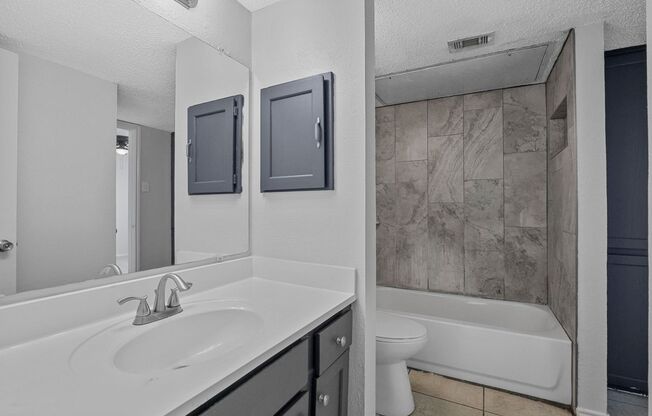 2 beds, 2 baths, 1,064 sqft, $1,400