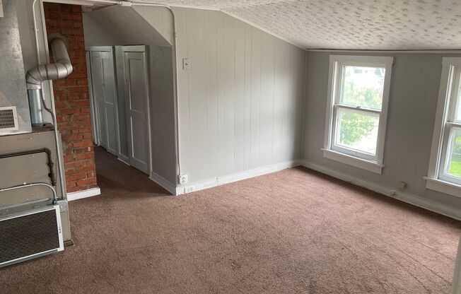 2171 Olive Ave, Lakewood, OH