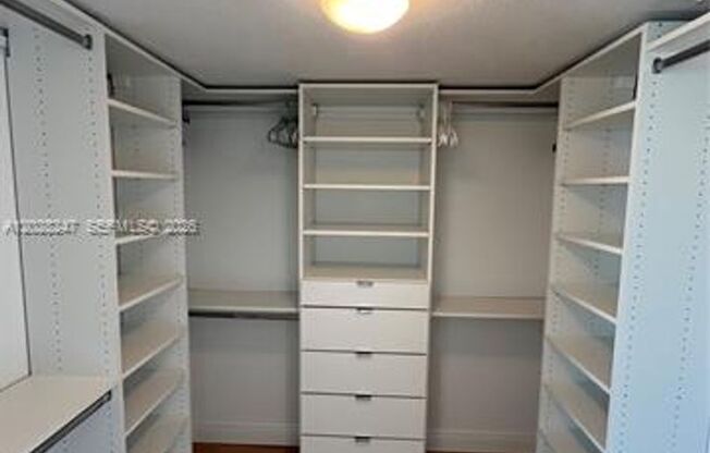 2 beds, 2 baths, $3,800, Unit # 2310