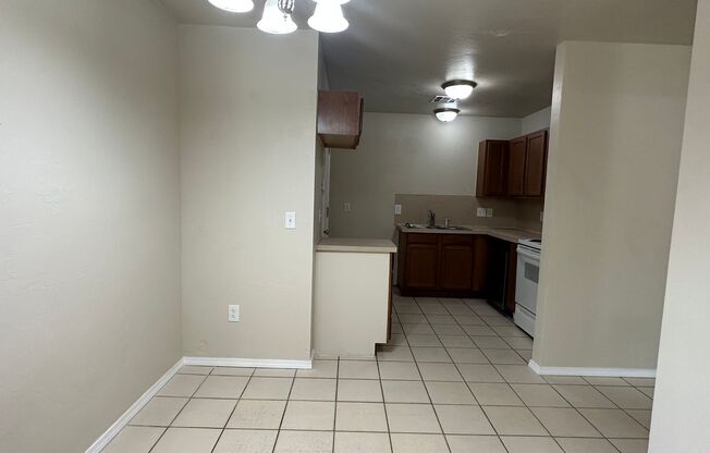 3 BEDROOM 2 BATHROOM DUPLEX - MUSTANG SCHOOL DISTRICT!!!