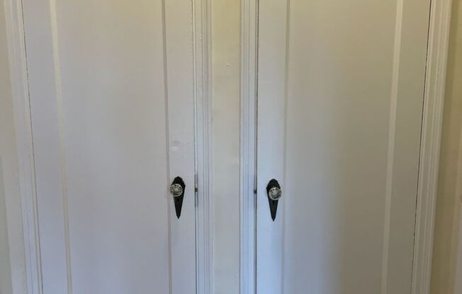 1 bed, 1 bath, 768 sqft, $2,450, Unit Royal York 1106