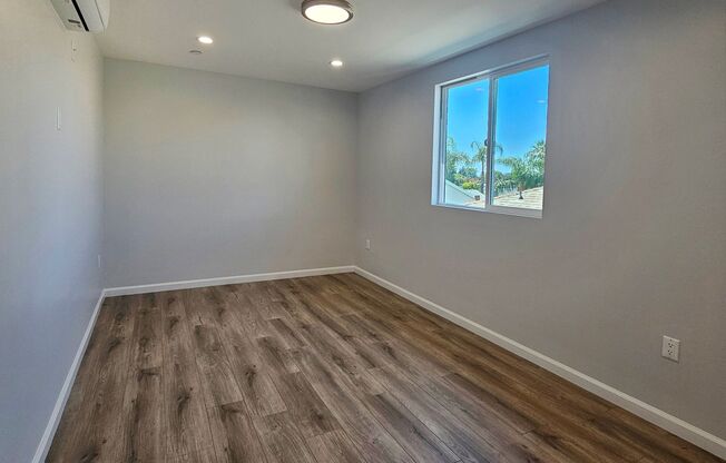 New! New! New! 2br + 2ba!