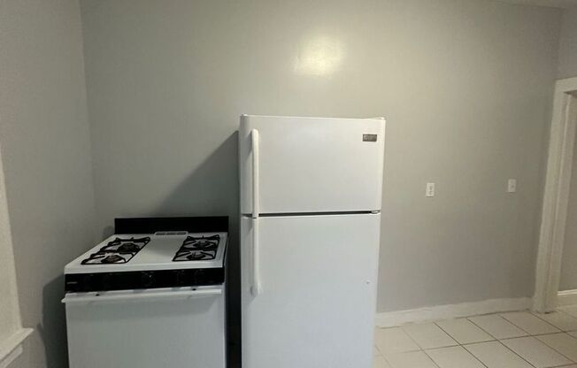 1 bed, 1 bath, $1,650, Unit 19