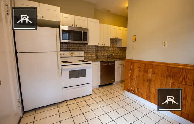 153 Strathmore Rd Apt 1