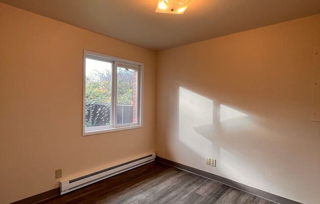 2 beds, 1 bath, $1,495, Unit 518298 - 3204 NE Stapleton Rd #J