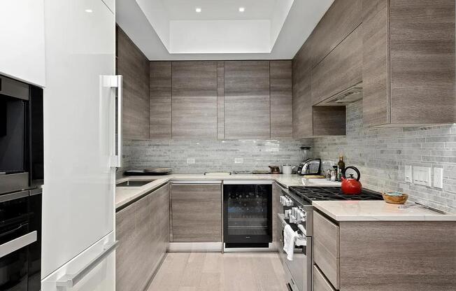 39 N MOORE ST