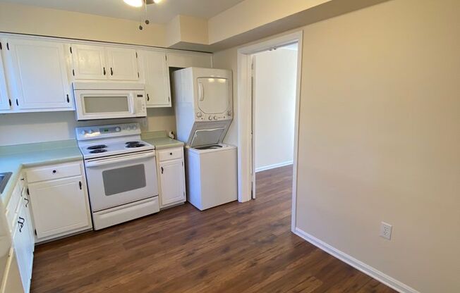 2 beds, 1 bath, $1,500