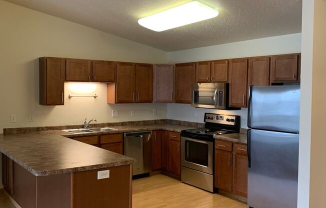 2 beds, 2 baths, 890 sqft, $1,230, Unit 5100-206