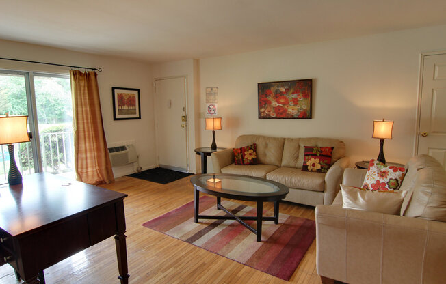 1 bed, 1 bath, 725 sqft, $1,610, Unit 0702