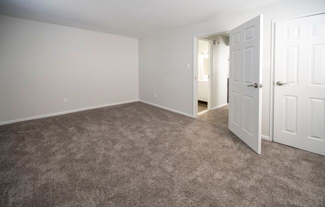 2 beds, 1 bath, 750 sqft, $1,305, Unit 114-6123