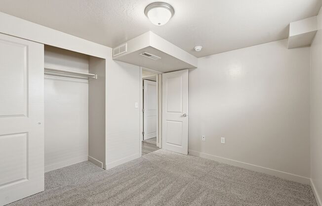 2 beds, 1 bath, 850 sqft, $1,250, Unit B-104