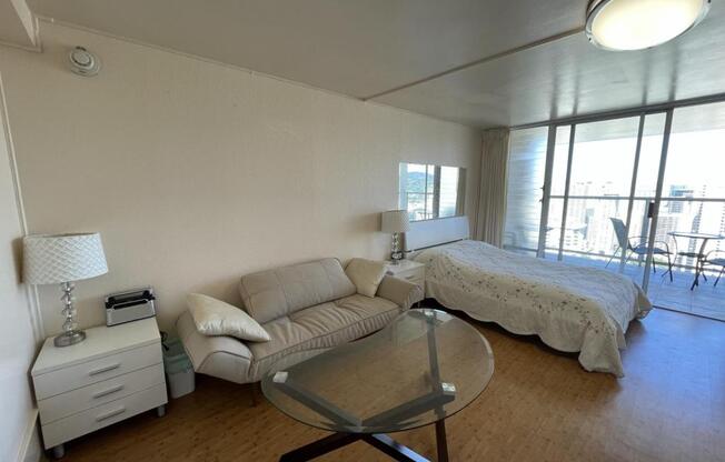 1 bed, 1 bath, 420 sqft, $2,080