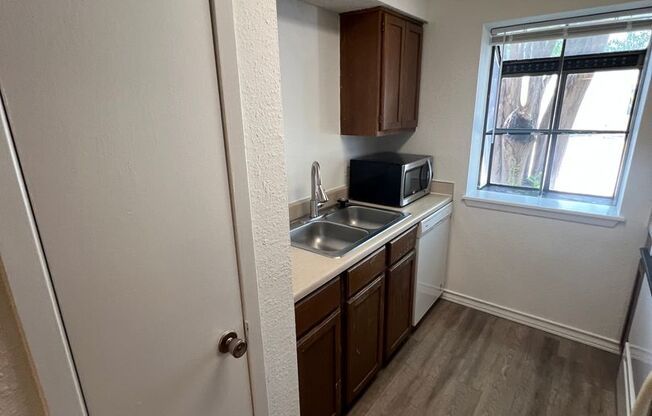 2 story, 2 bedroom home available now!