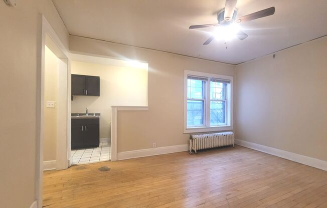 1 bed, 1 bath, $1,025, Unit 18