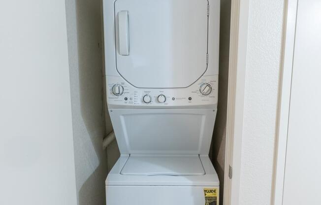 1 bed, 1 bath, 614 sqft, $1,390