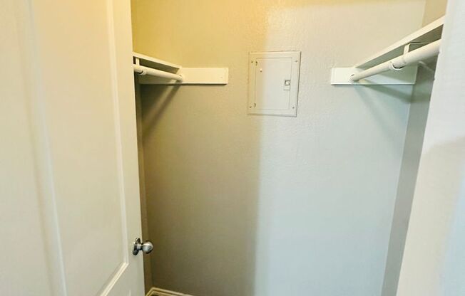 Studio, 1 bath, 500 sqft, $750, Unit 208