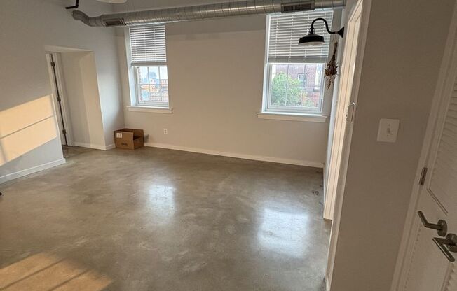 923 S East Ave