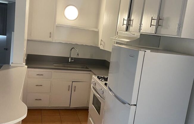 1 bed, 1 bath, $2,295, Unit H