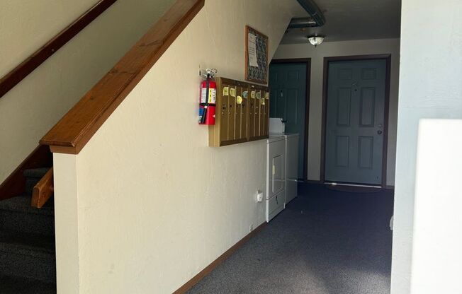 3 beds, 1 bath, $1,000, Unit 20