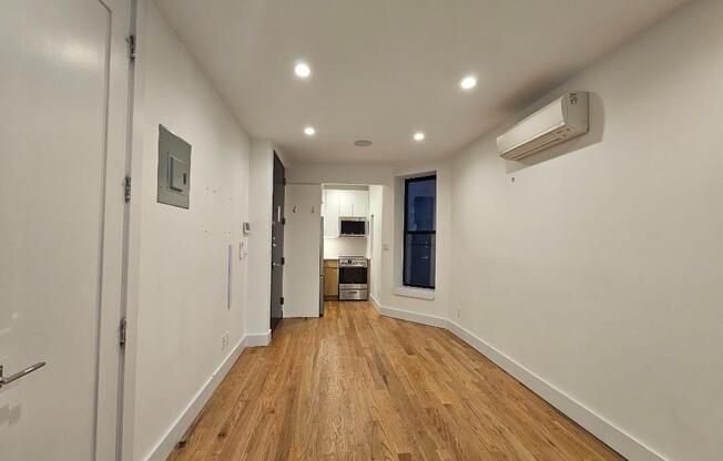 1 bed, 1 bath, 500 sqft, $3,583, Unit 3D