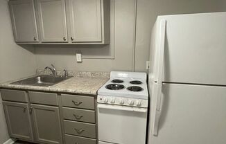 1 bed, 1 bath, $725, Unit C10