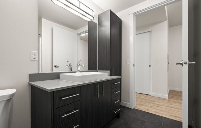 1 bed, 1 bath, 483 sqft, $1,675, Unit 227