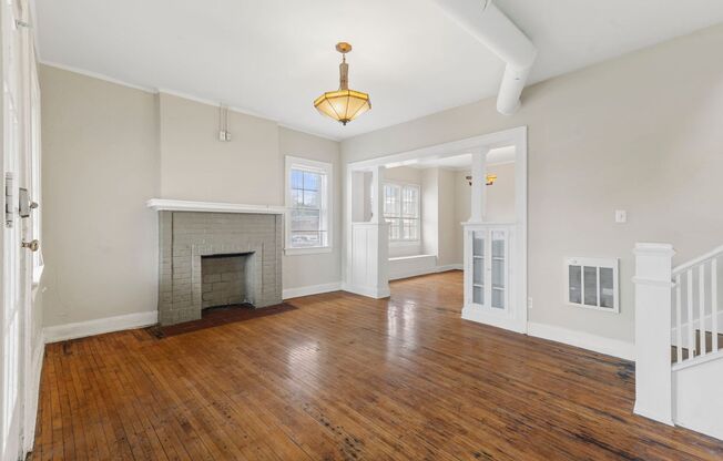 3 beds, 1.5 baths, 1,410 sqft, $1,300, Unit 3