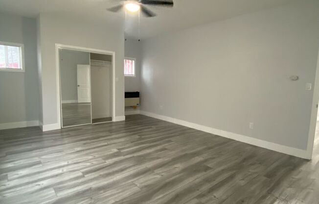 2 beds, 1 bath, 700 sqft, $2,200