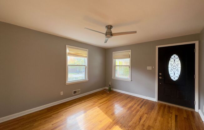 Charming 2 Bedroom/1 Bathroom Duplex Home in Overlea, MD!