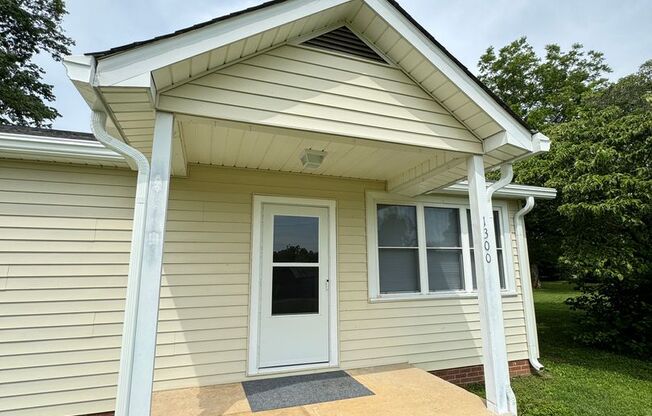 Charming Country Retreat – Peaceful Living on a Farm Setting