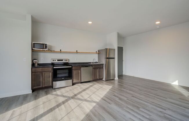 1 bed, 1 bath, 629 sqft, $1,095, Unit 301