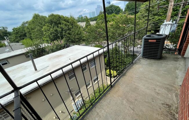 2 beds, 1 bath, 950 sqft, $1,395, Unit 301