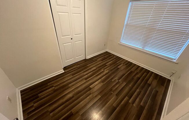 3 beds, 1 bath, $1,400